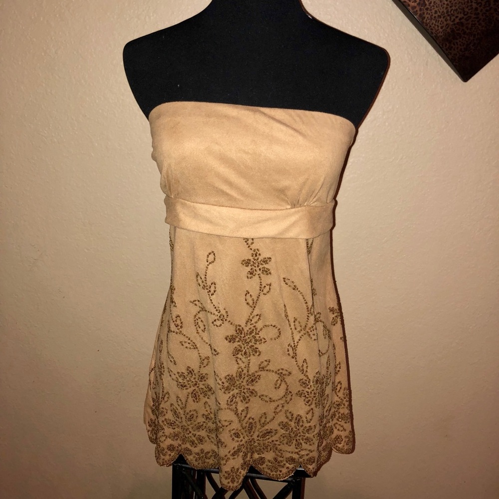 Fun little strapless faux suede top